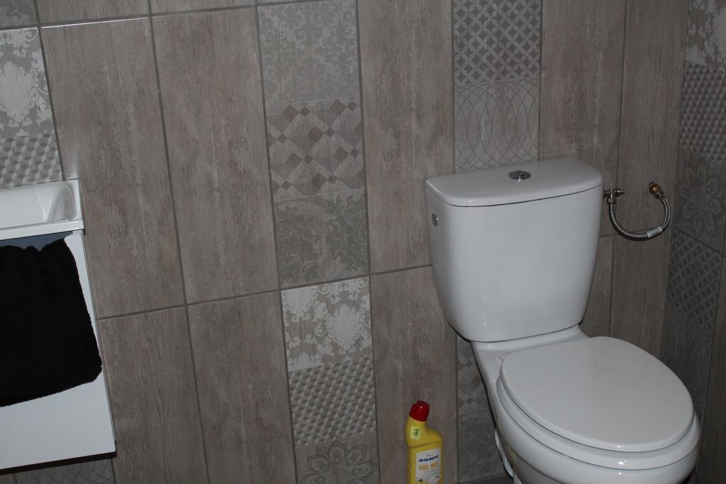Au Relais Du Canal A Grand Gabarit Nesle エクステリア 写真